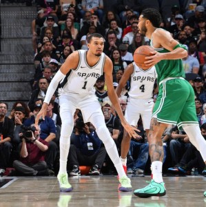 NBA｜双杀凯尔特人，马刺是雷霆面前的“最强挑战者”吗|塔图姆|文班亚马|洛杉矶快船队|俄克拉荷马雷霆队|底特律活塞队_新浪体育_新浪新闻