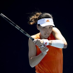 世界杯手机高清观看软件-王欣瑜吴易昺闯过澳网首轮关，张帅出局不言遗憾